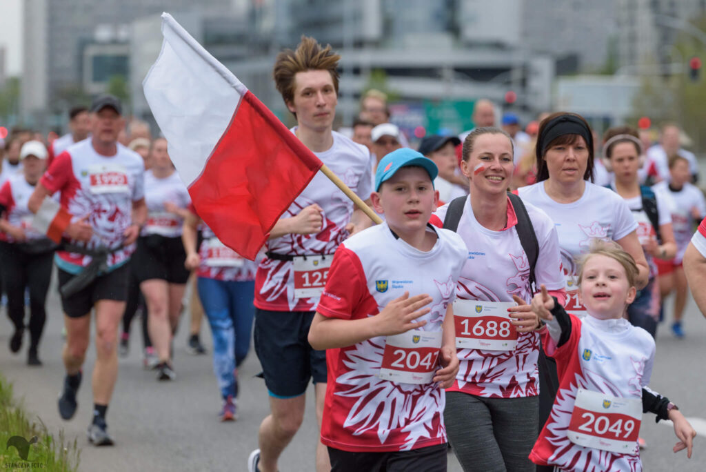 Katowiczanie Dzień Flagi Rzeczpospolitej Polskiej uczcili na sportowo