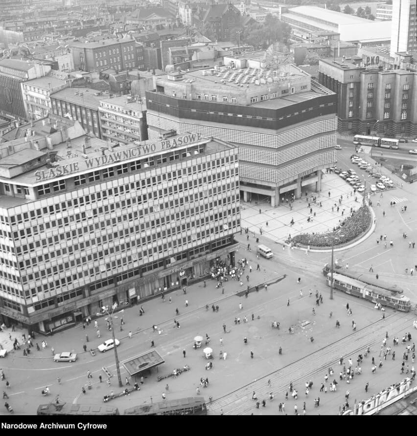 Archiwalne zdjęcia z Katowic. Rok 1989! Zobacz jak zmieniła się stolica województwa. Wielu budynków już nie ma…